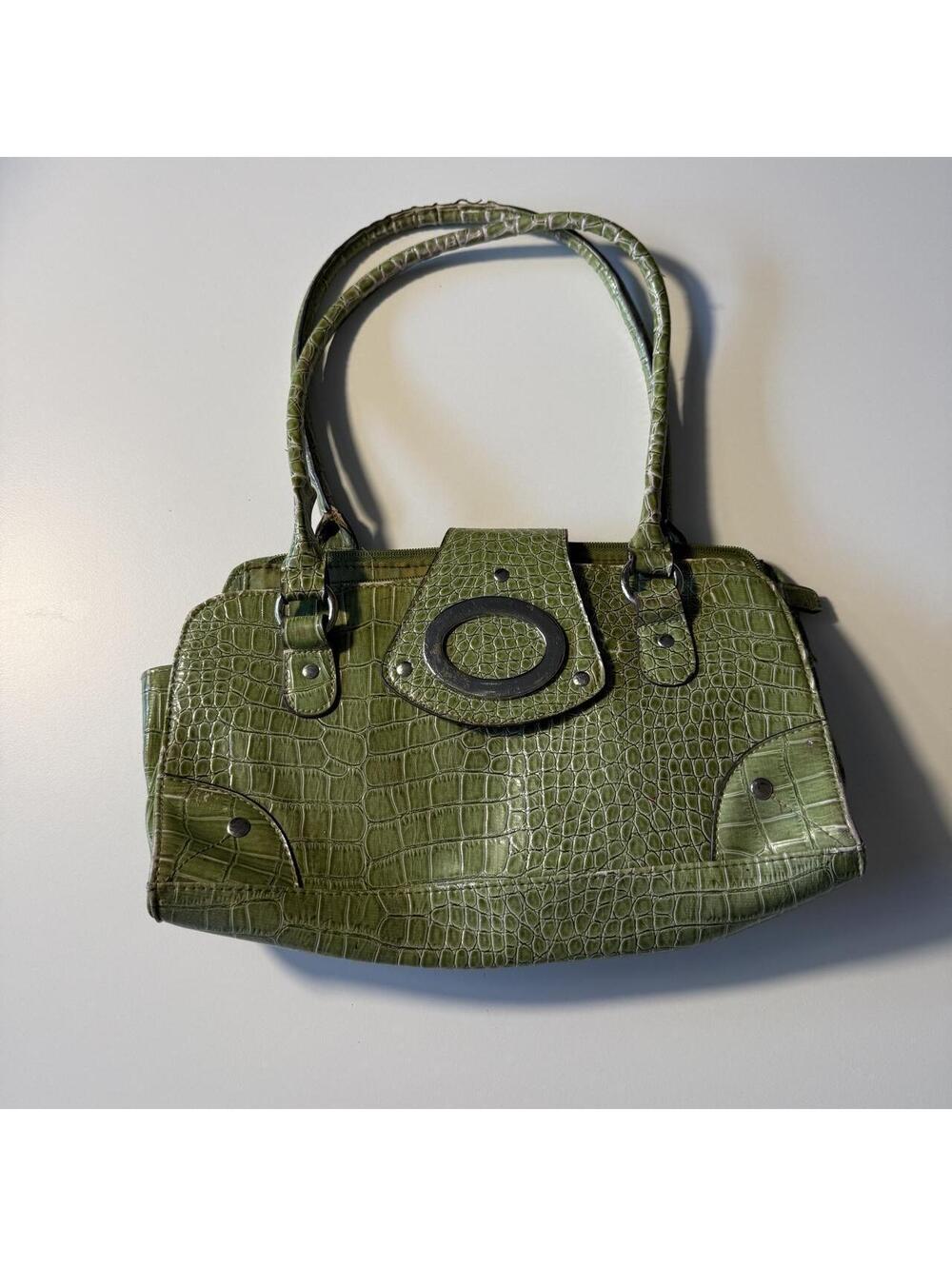 Green Crocodile Pattern Shoulder Bag with Flap Closure - Picture 2 of 7